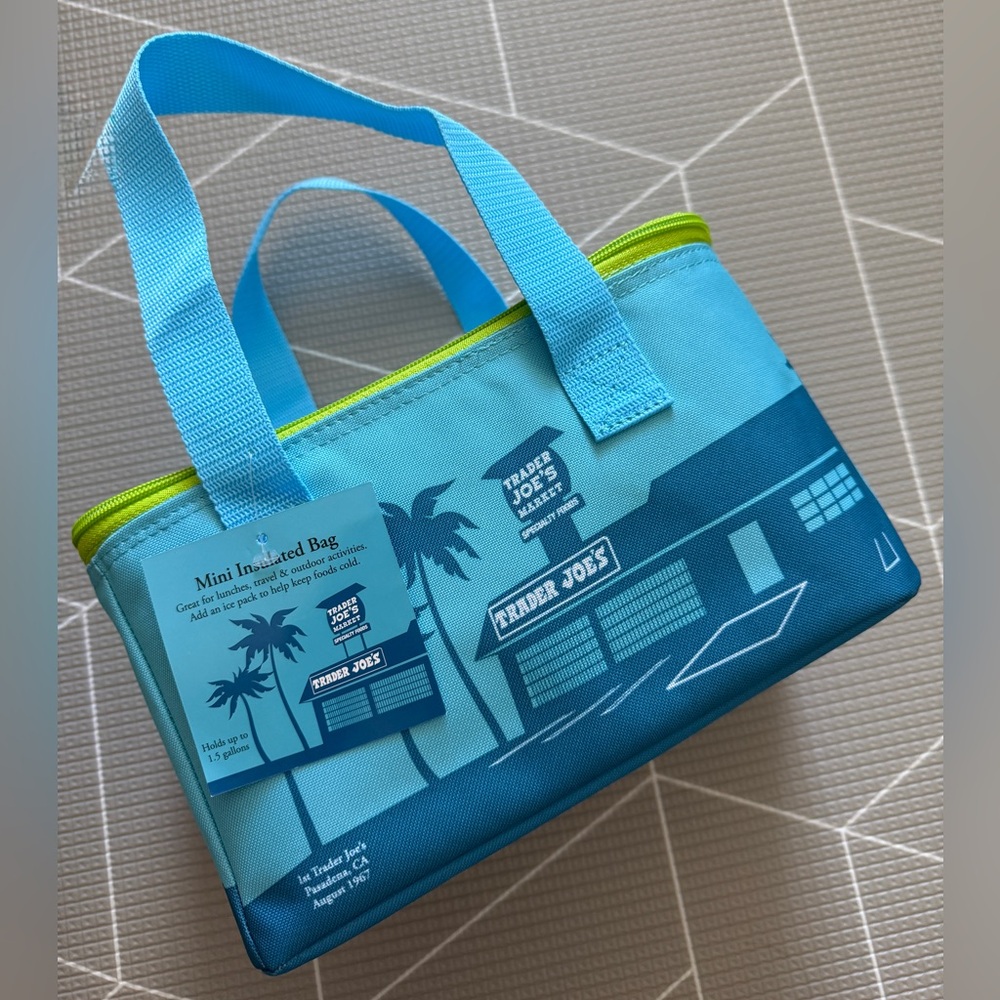 NWT Trader Joe's Mini Insulated lunch cooler bag - blue